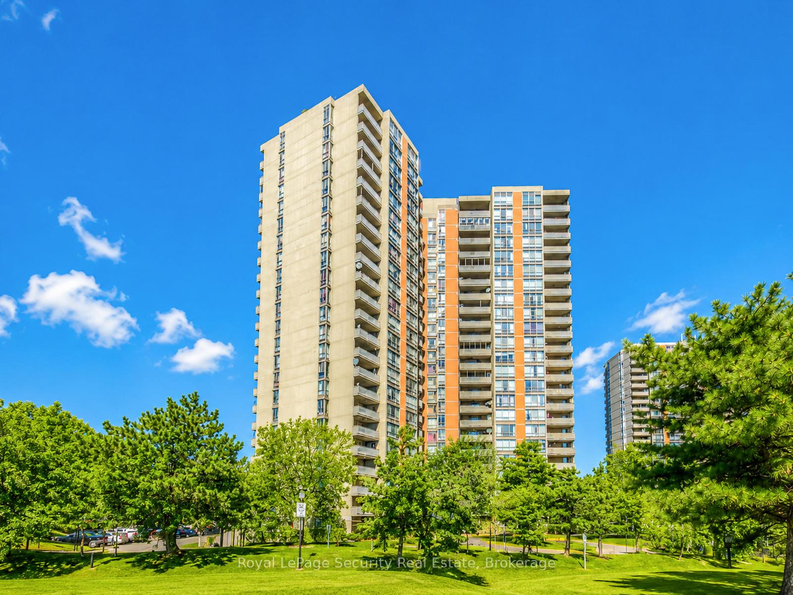 10-martha-eaton-way-north-york-ontario-w13456782