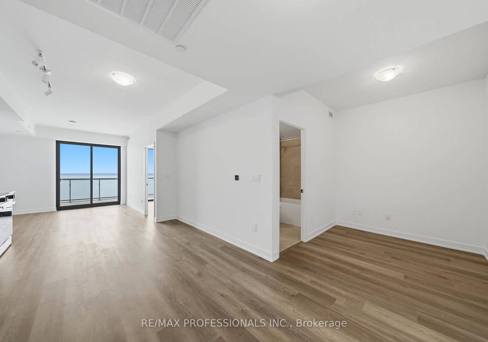 2075-lakeshore-road-burlington-ontario-w13456860