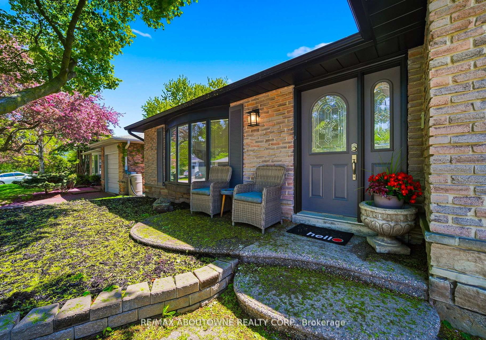 2306-devon-road-oakville-ontario-w13457078