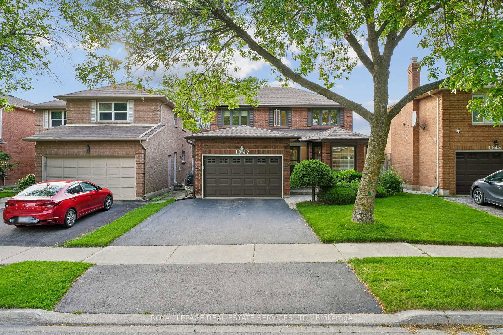 1547-stoneybrook-trail-oakville-ontario-w13457118