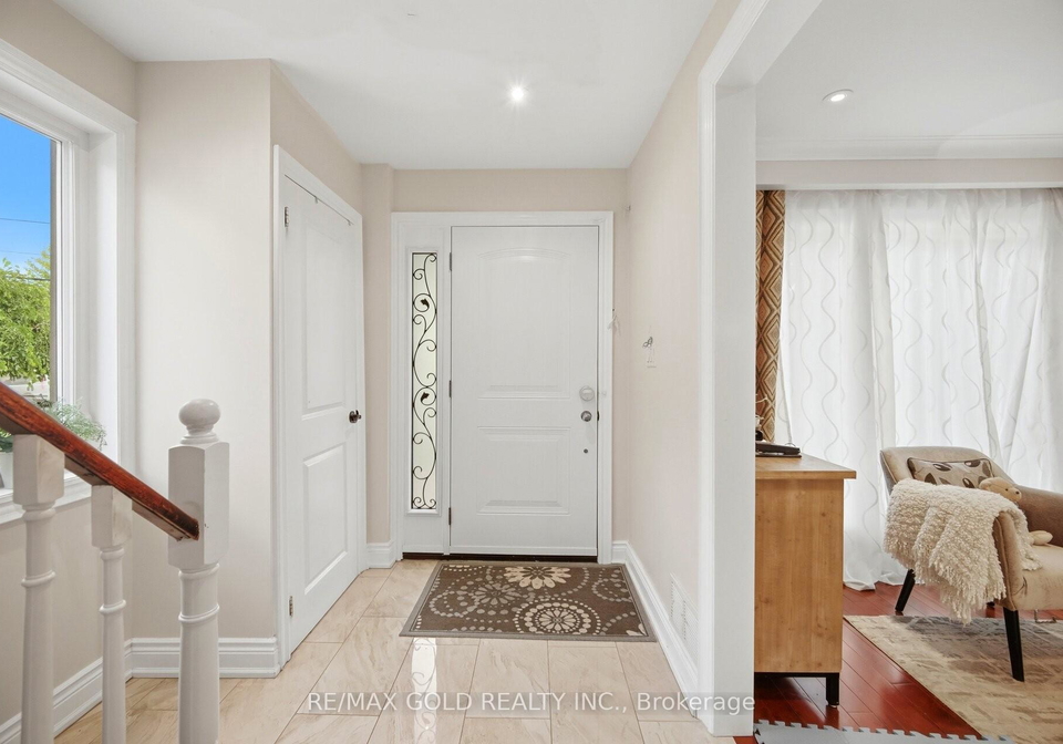 352-maple-leaf-drive-north-york-ontario-w13457536