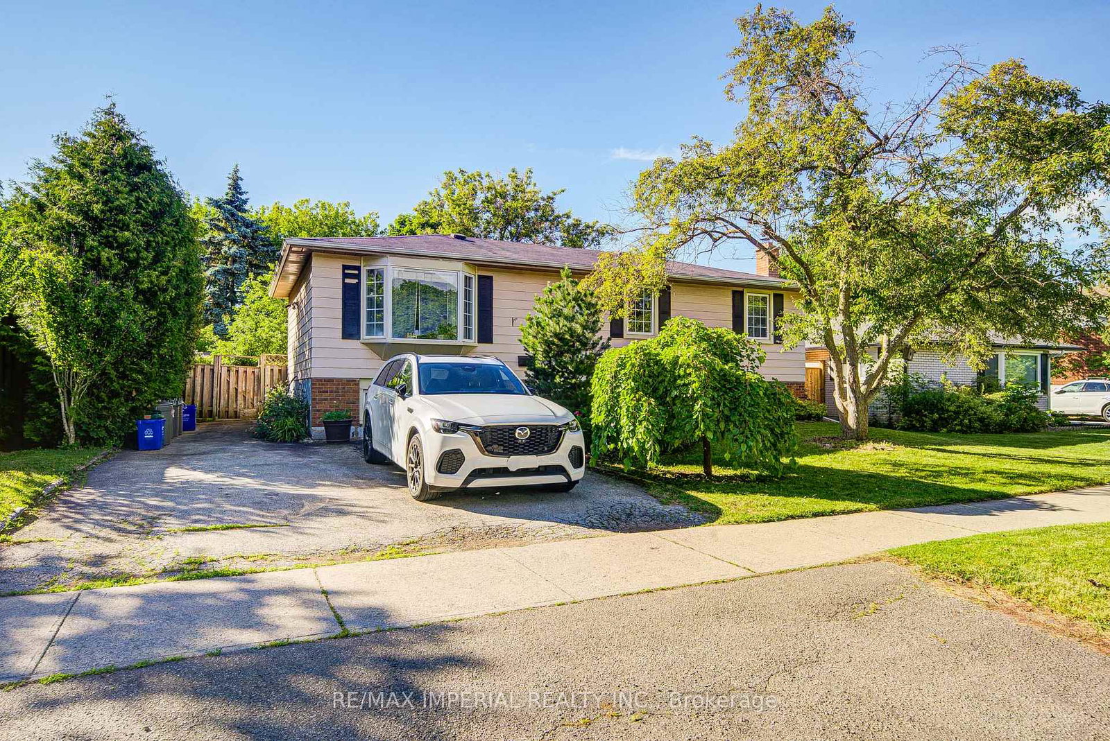 22-miller-road-oakville-ontario-w13457554