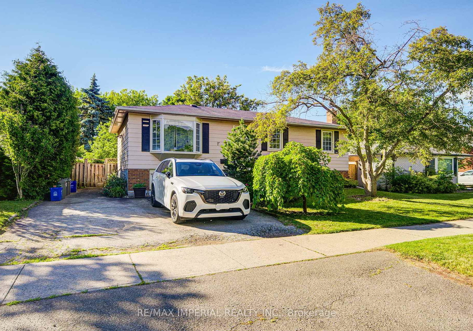 22-miller-road-oakville-ontario-w13457554