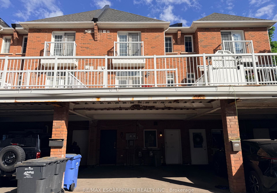 2085-pine-street-burlington-ontario-w13457654