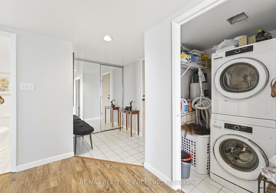 50-eglinton-avenue-w-mississauga-ontario-w13458040