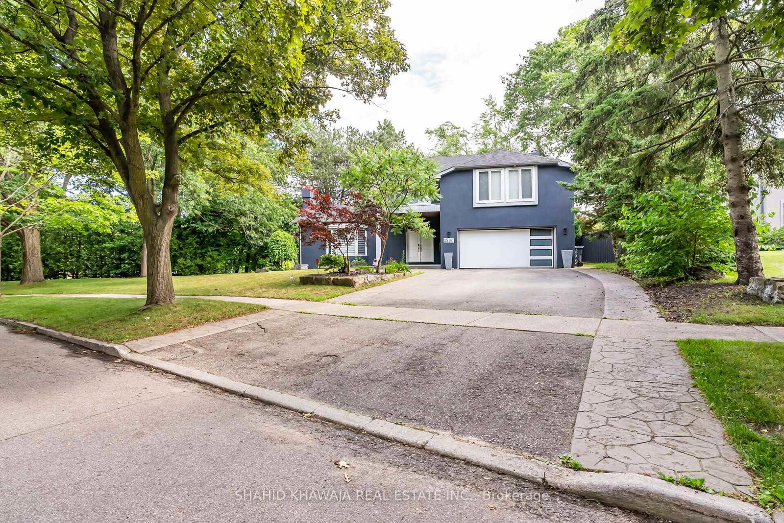 1590-yew-street-mississauga-ontario-w13458328