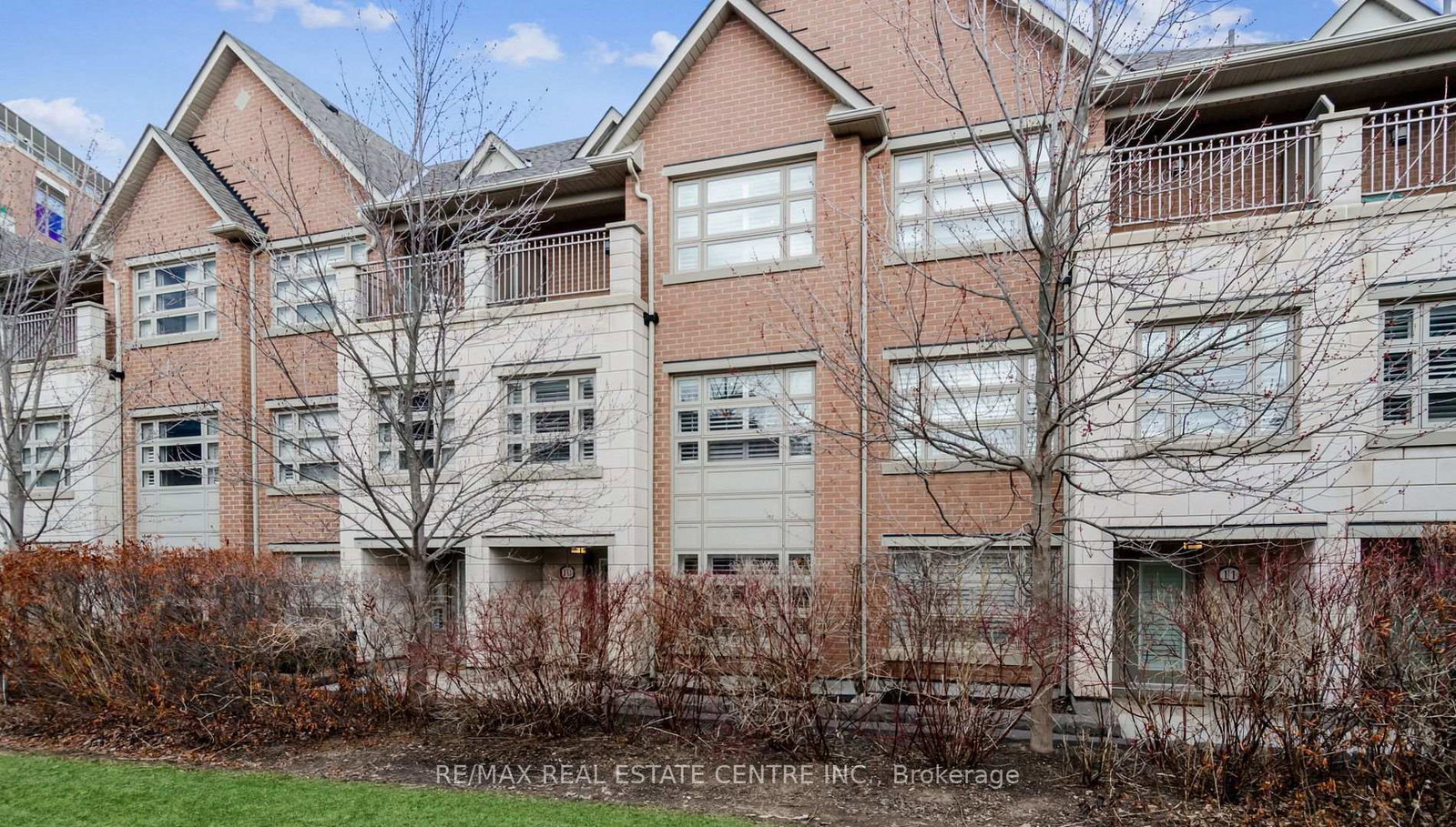 2460-prince-michael-drive-oakville-ontario-w13458810