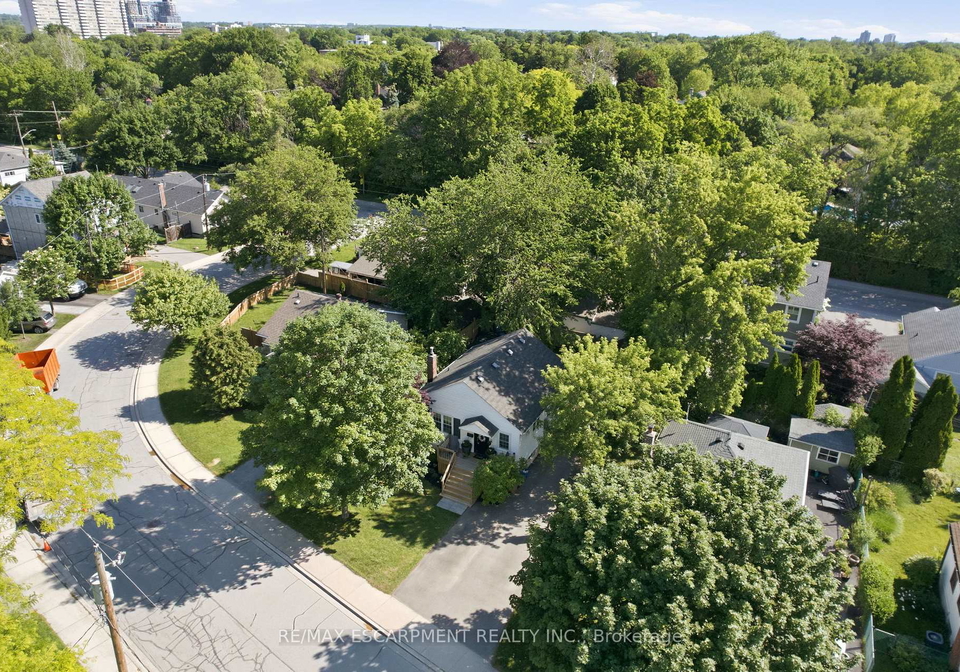 613-clark-avenue-w-burlington-ontario-w13458840