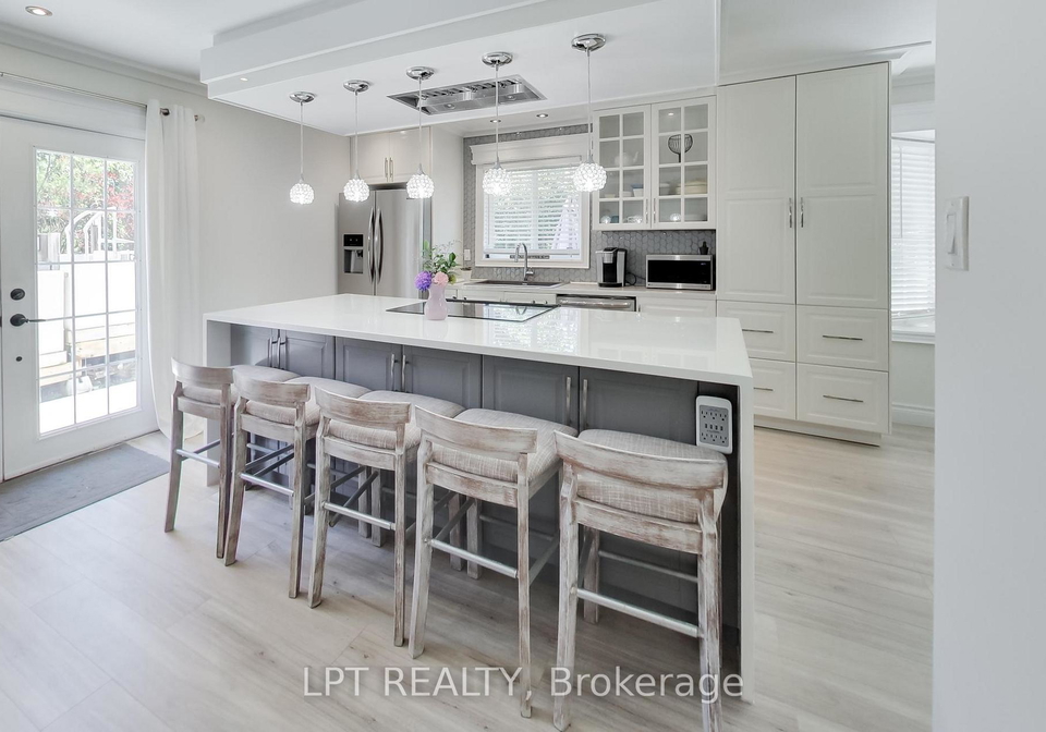 2482-snowhill-court-burlington-ontario-w13459086