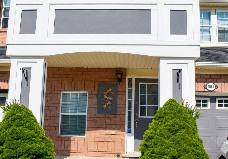 1681-stover-crescent-milton-ontario-w13459144