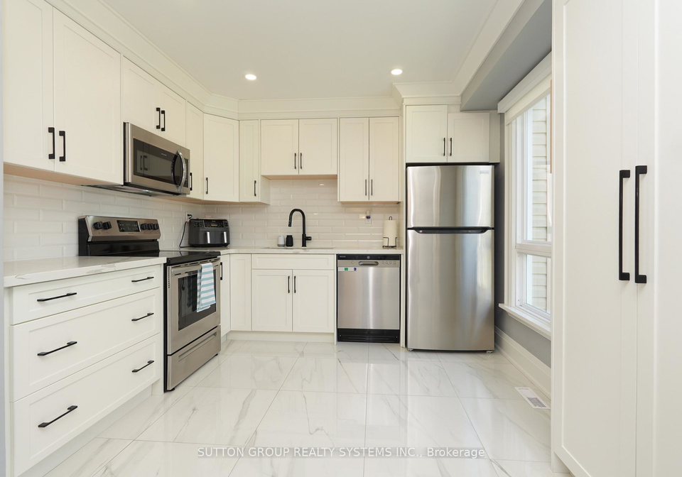 70-courtleigh-square-brampton-ontario-w13459604