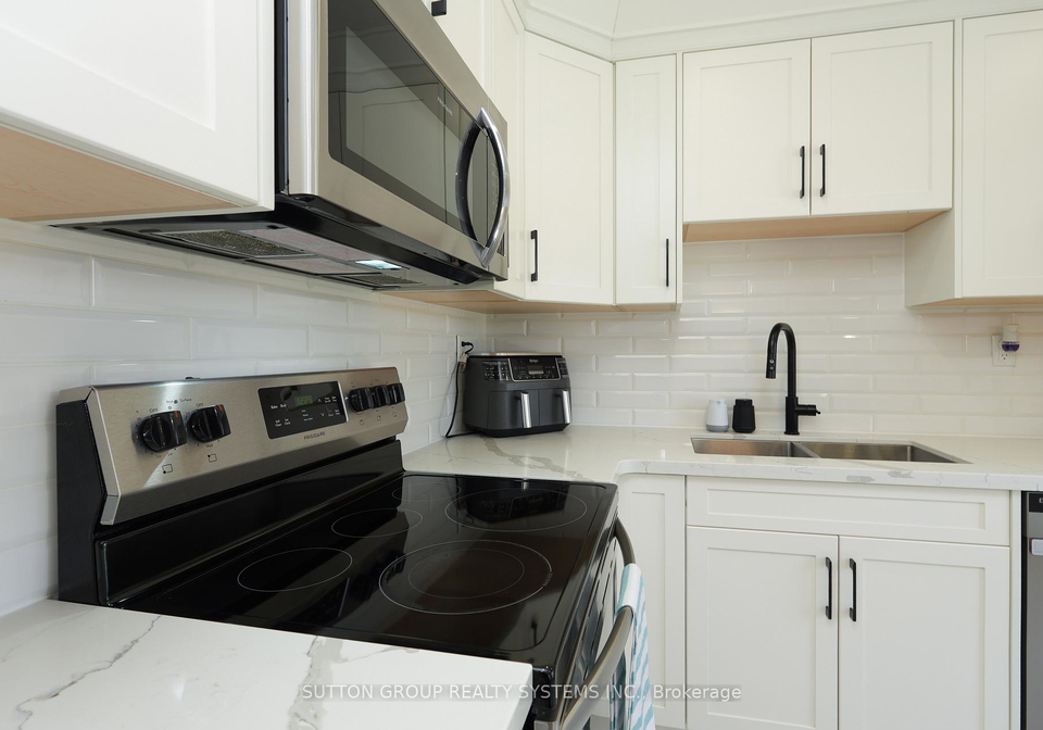70-courtleigh-square-brampton-ontario-w13459604