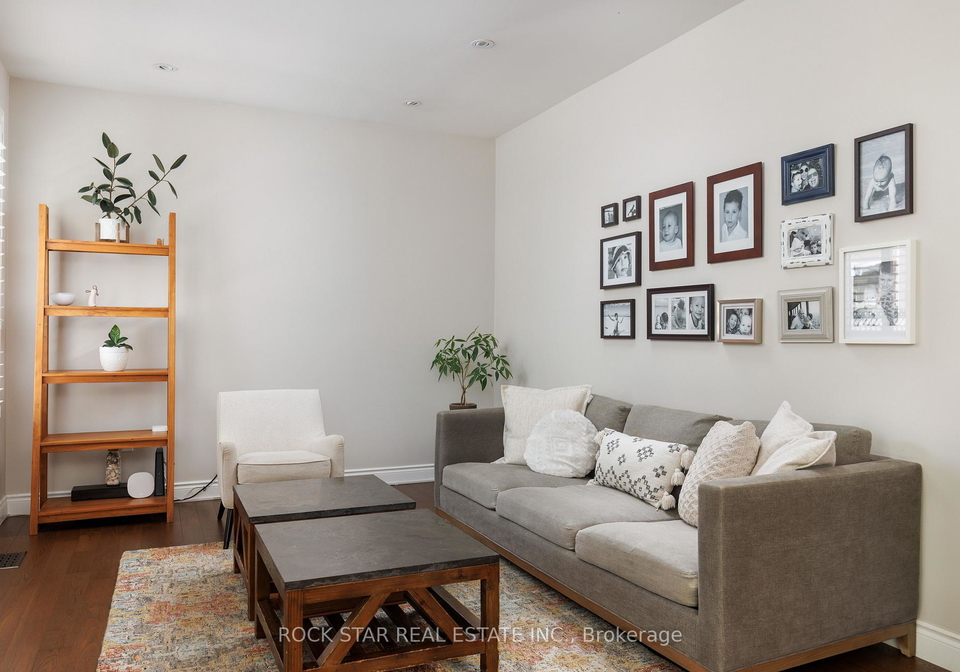 2277-blue-oak-circle-oakville-ontario-w13459618
