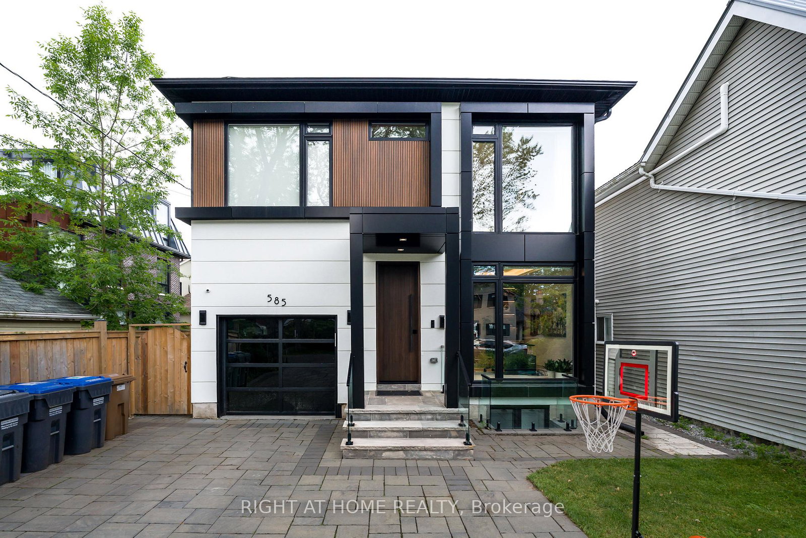 585-montbeck-crescent-mississauga-ontario-w13459776