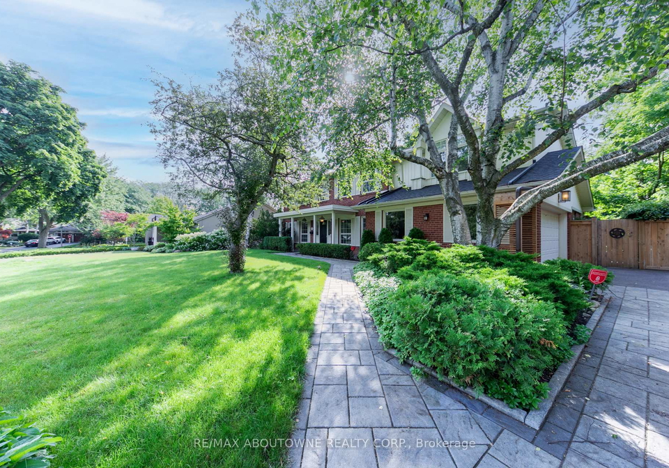 1290-braeside-drive-oakville-ontario-w13459886