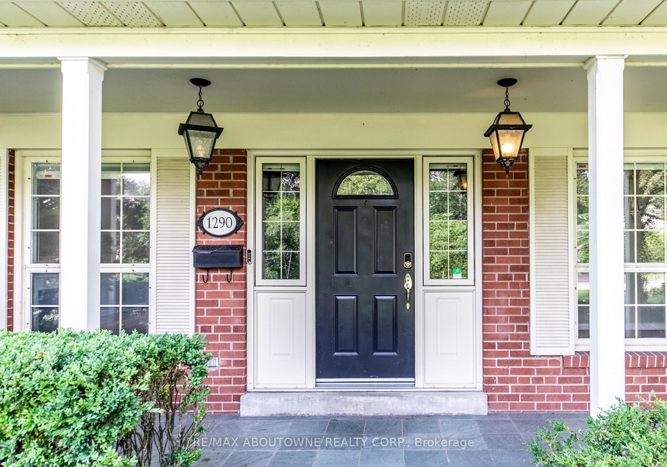 1290-braeside-drive-oakville-ontario-w13459886