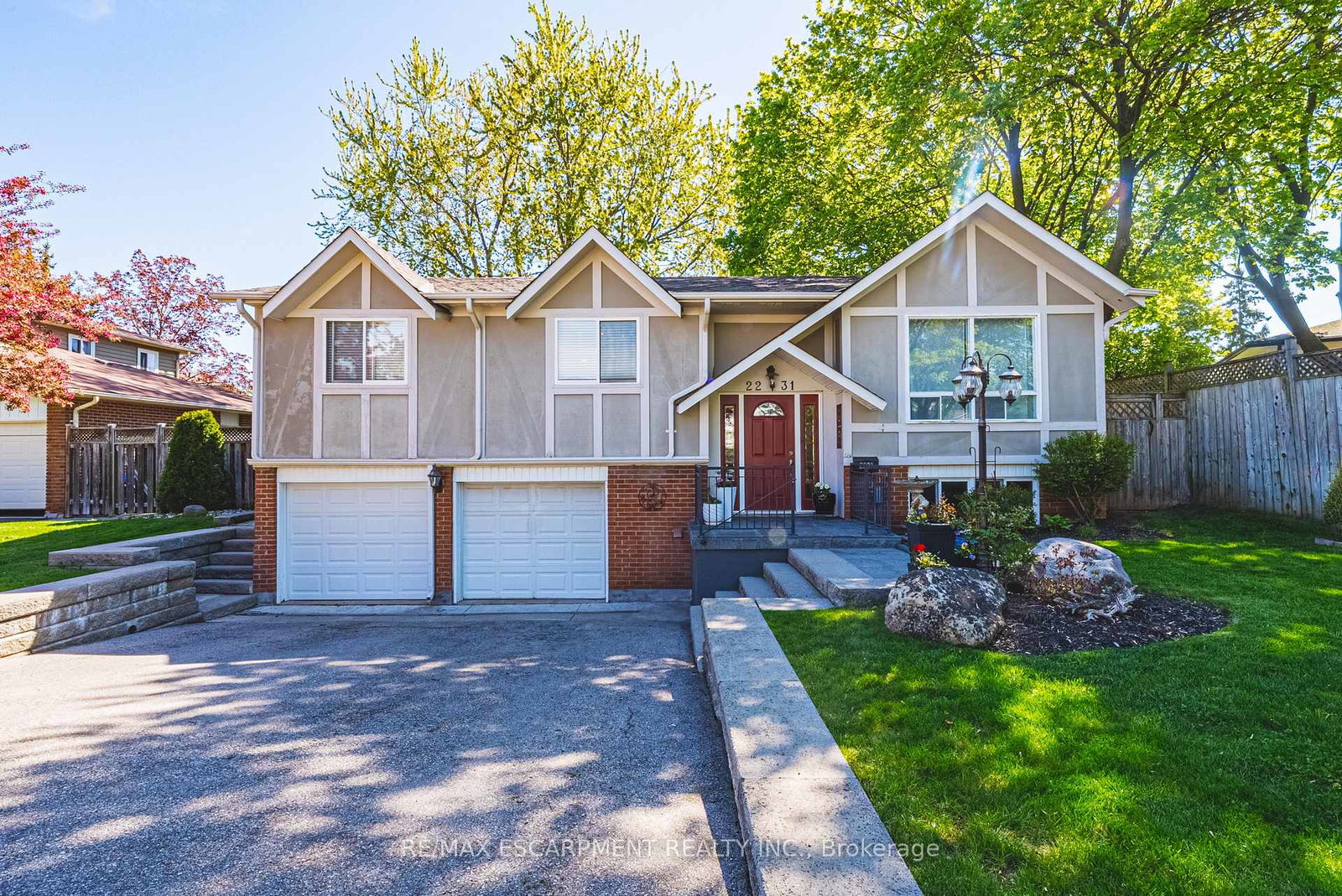 2231-sandringham-drive-burlington-ontario-w13460152