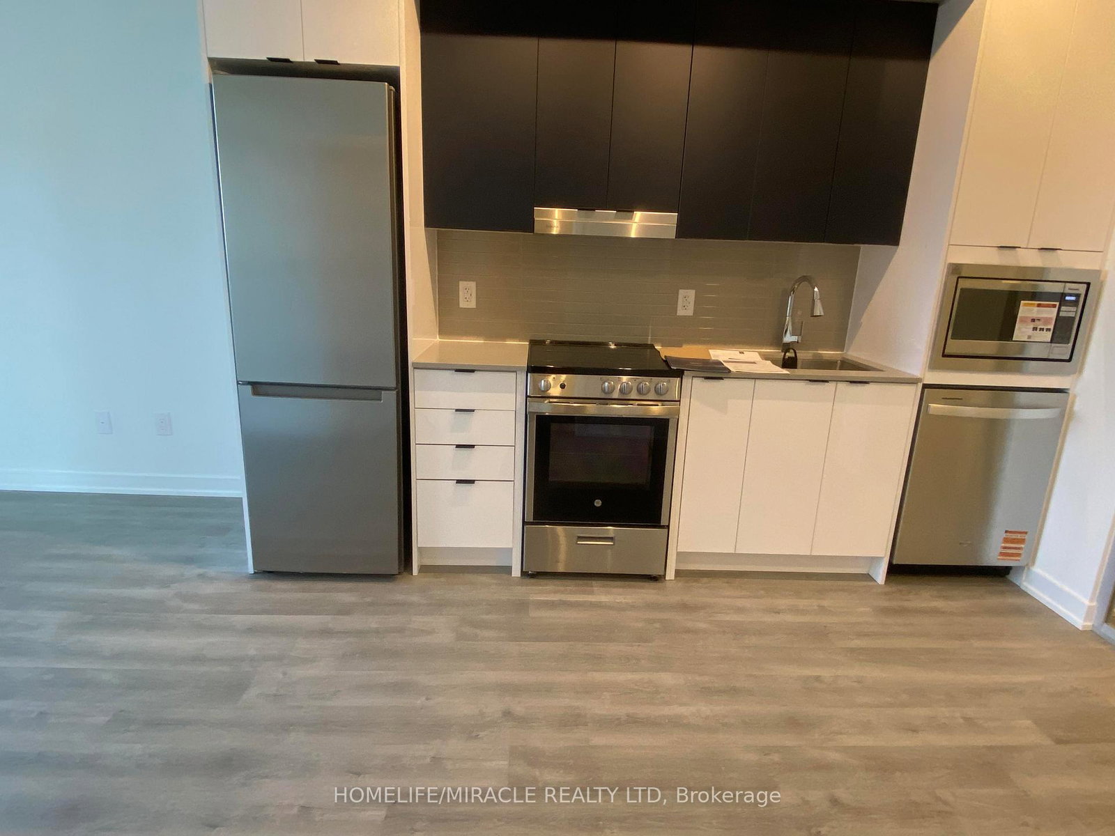 5105-hurontario-street-mississauga-ontario-w13460294