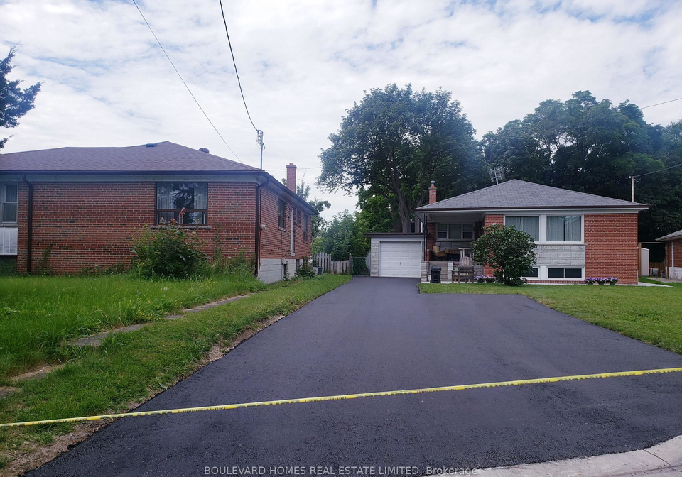4-appletree-court-york-ontario-w13460360