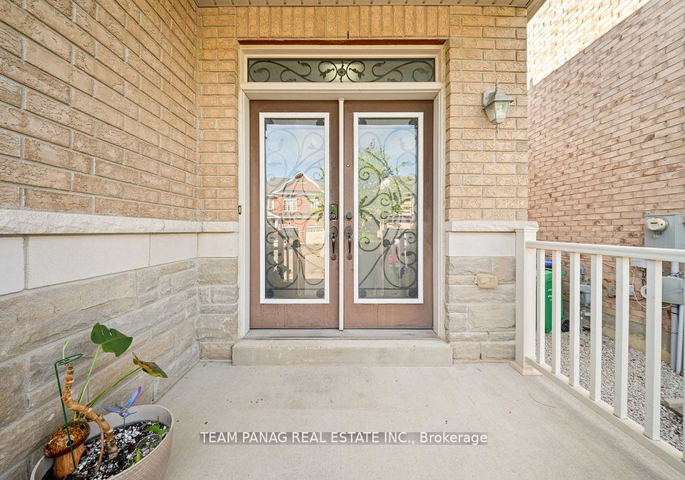 15-vanderpool-crescent-brampton-ontario-w13460412