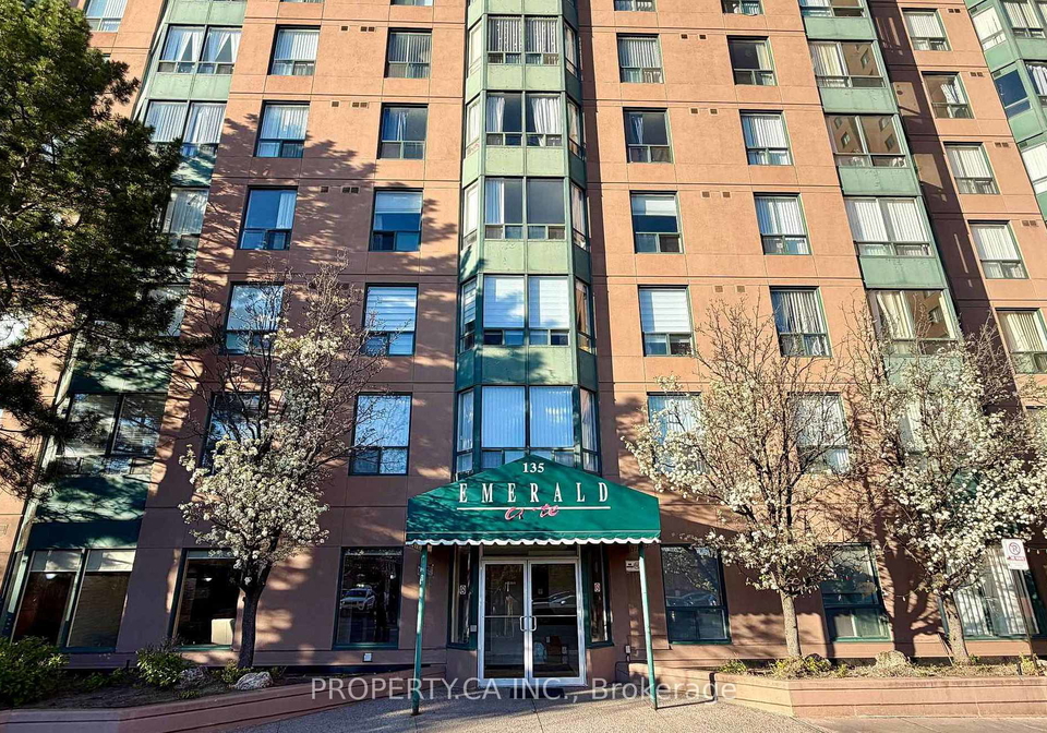 135-hillcrest-avenue-mississauga-ontario-w13460702
