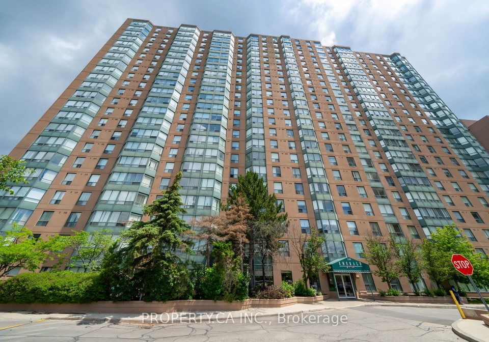 135-hillcrest-avenue-mississauga-ontario-w13460702