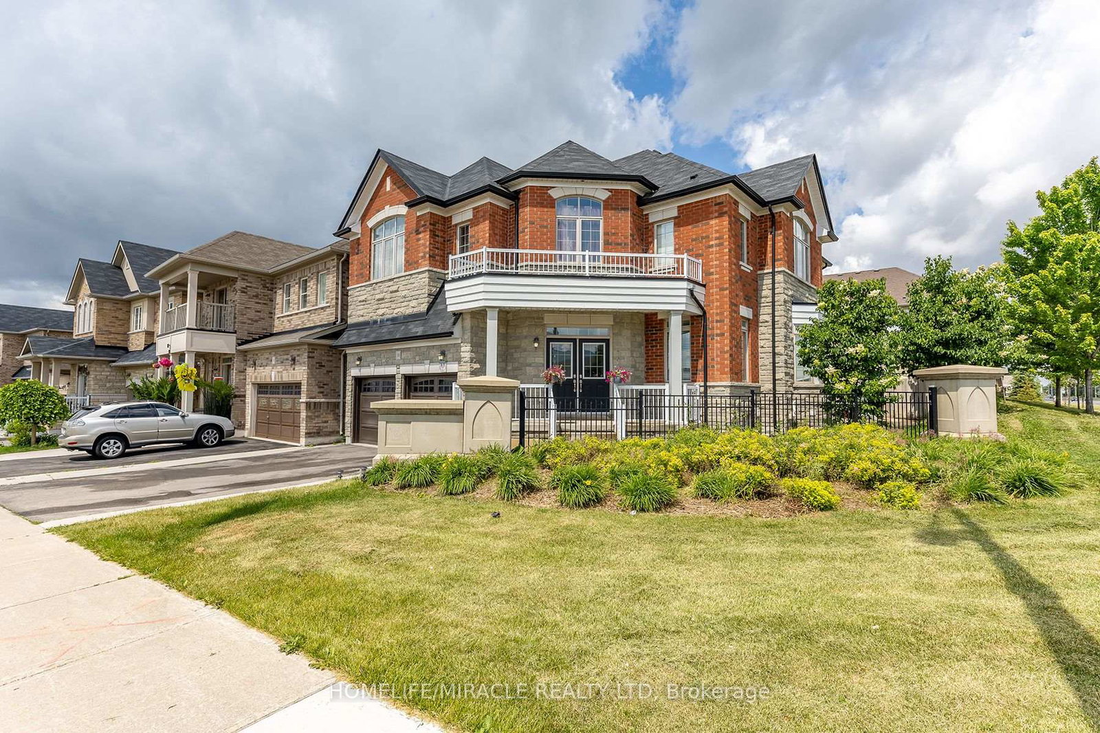 180-bonnie-braes-drive-brampton-ontario-w13461320
