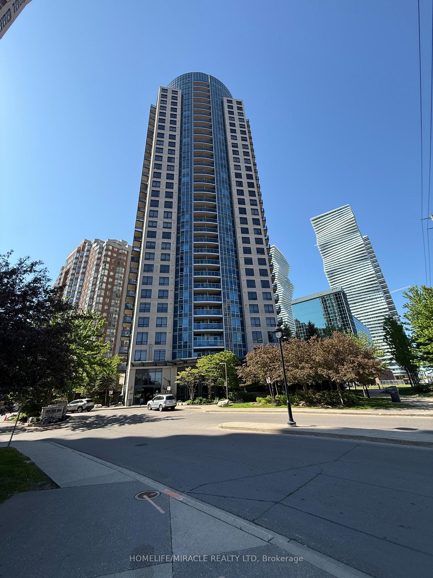 330-burnhamthorpe-road-w-mississauga-ontario-w13461422