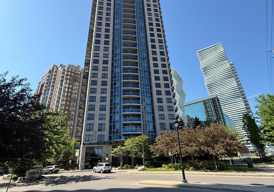 330-burnhamthorpe-road-w-mississauga-ontario-w13461422