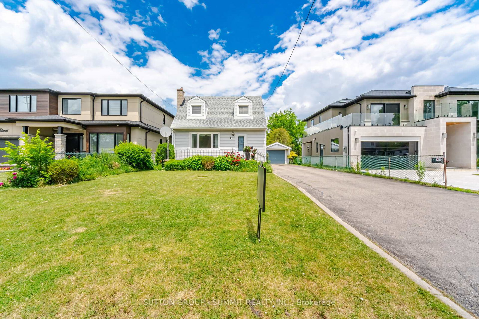 7-earl-street-mississauga-ontario-w13461738
