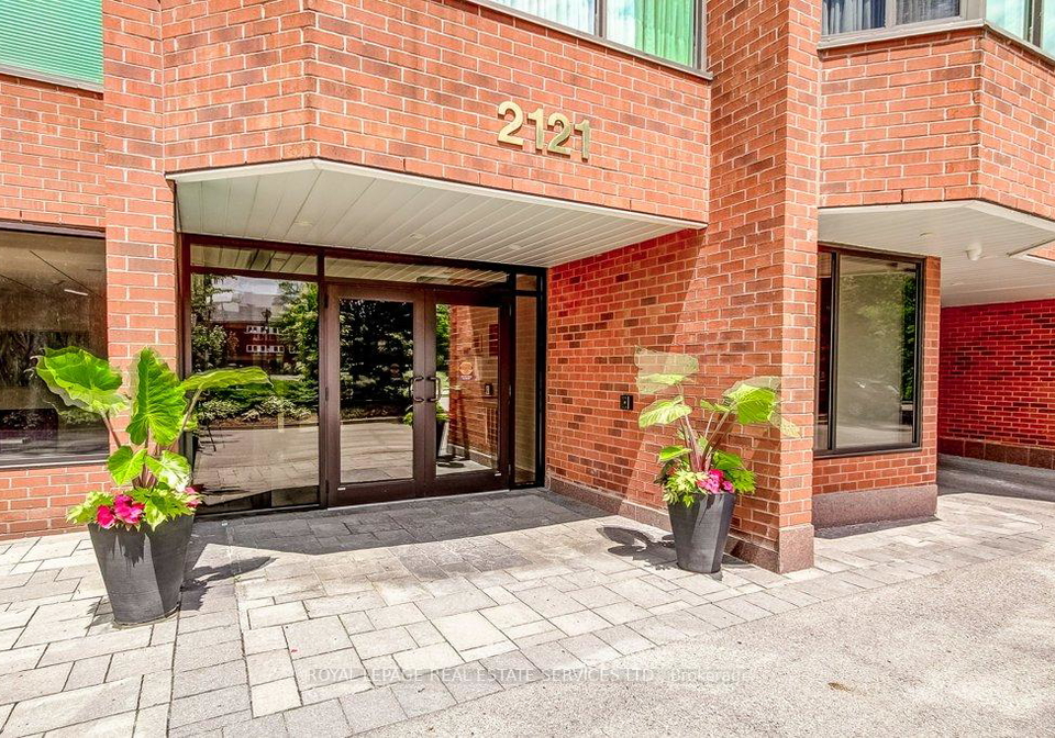 2121-lakeshore-road-burlington-ontario-w13461766