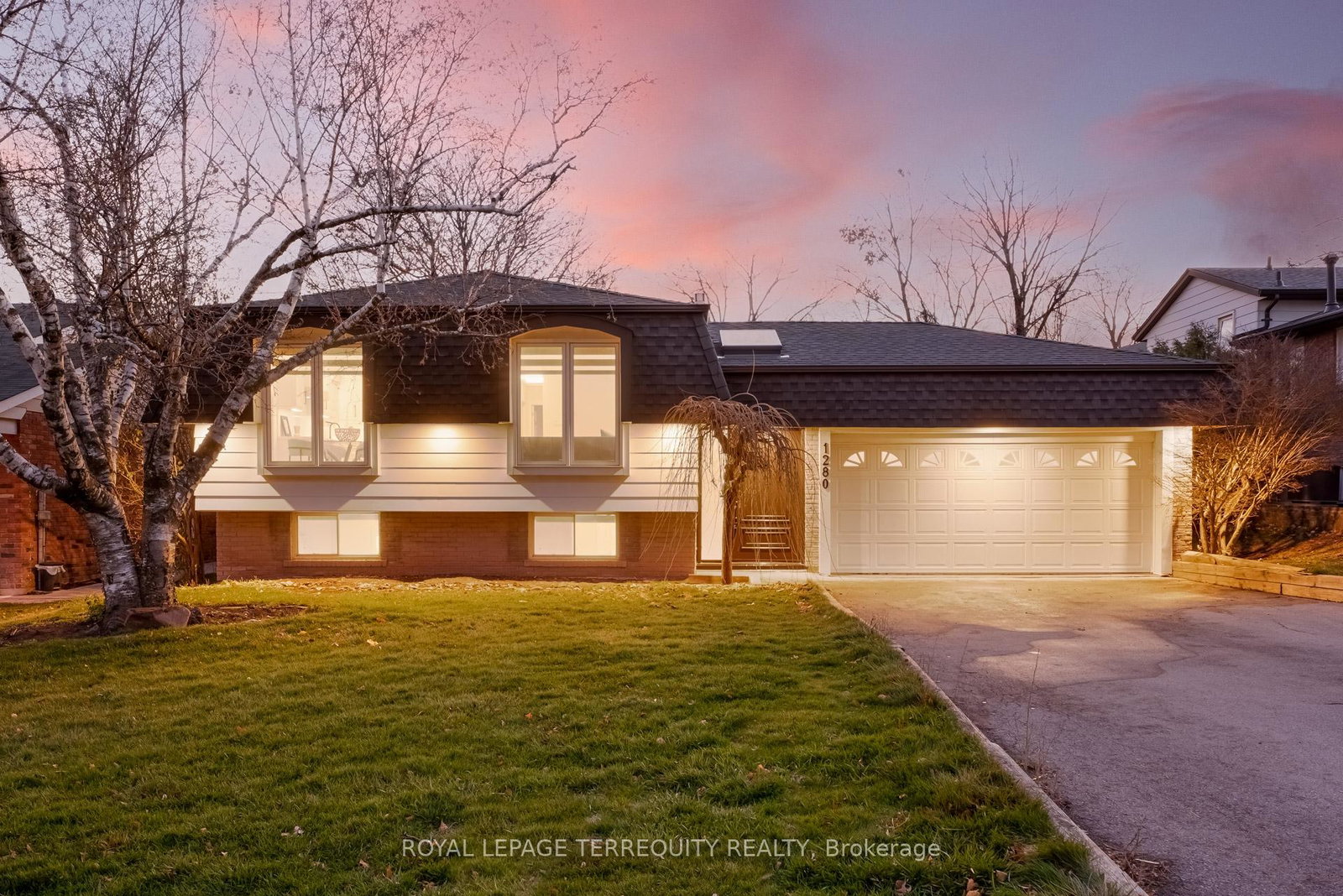 1280-hart-crescent-oakville-ontario-w13461900