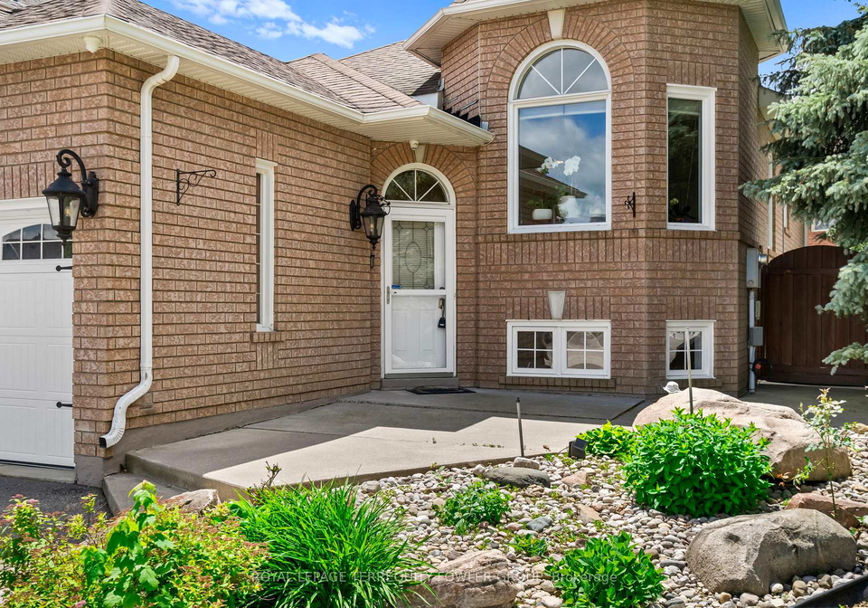 13-liptay-avenue-caledon-ontario-w13461994