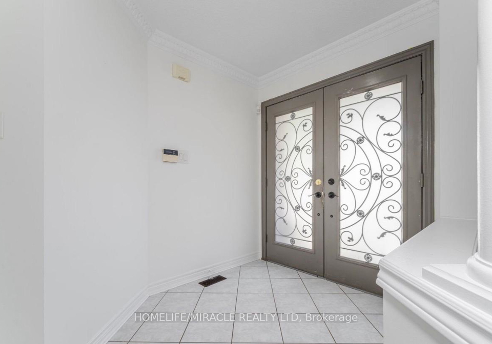 6-baccarat-crescent-brampton-ontario-w13461996