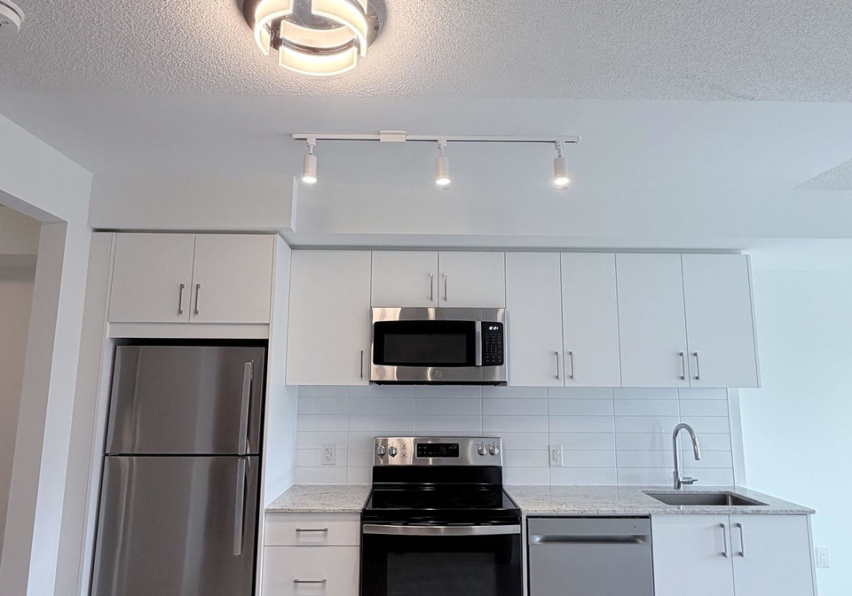 4010-eglinton-avenue-w-etobicoke-ontario-w13462604