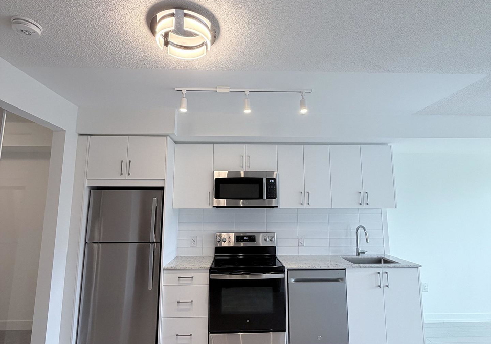 4010-eglinton-avenue-w-etobicoke-ontario-w13462604