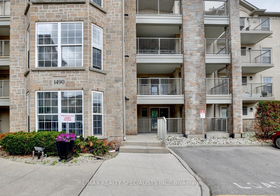 1490-bishops-gate-oakville-ontario-w13462920