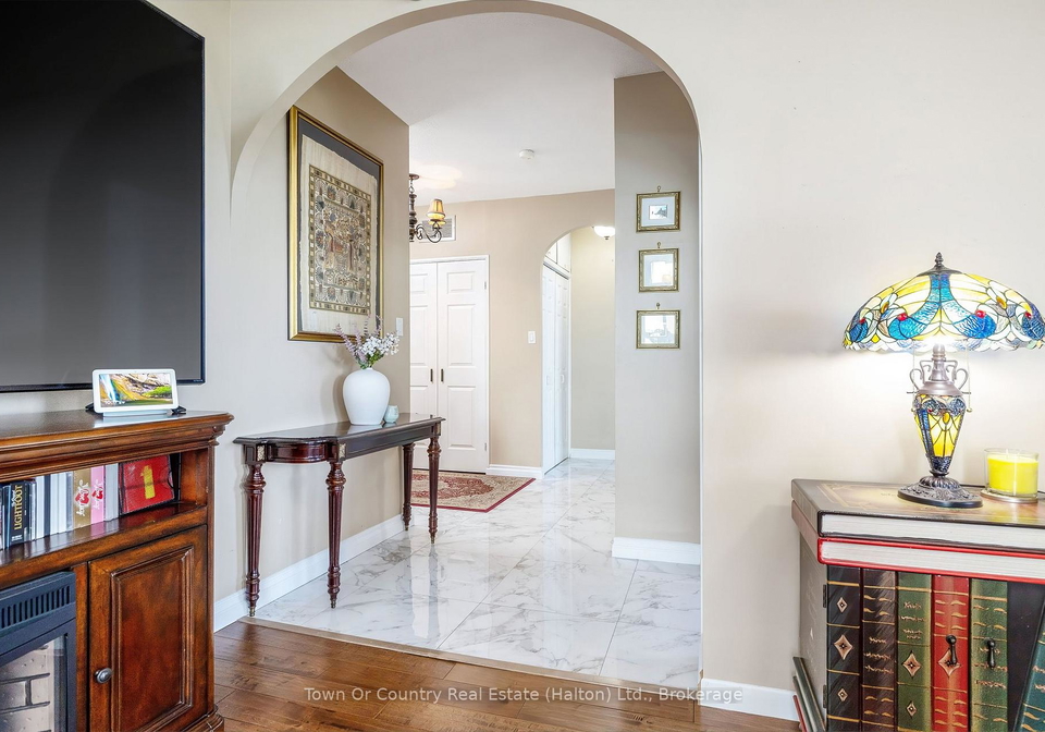 5250-lakeshore-road-burlington-ontario-w13463292