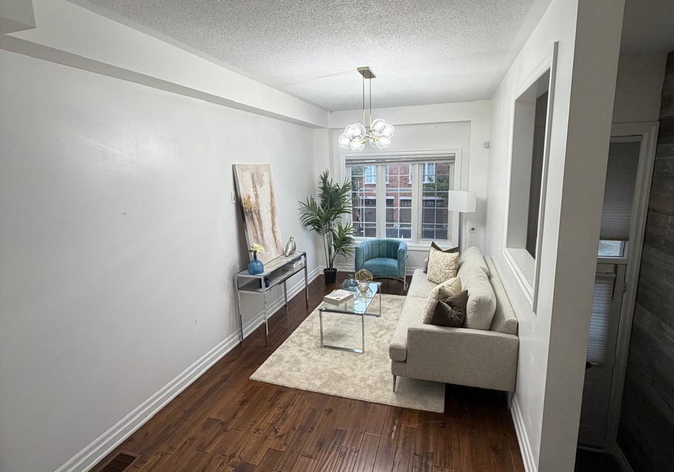 435-hensall-circle-mississauga-ontario-w13463448