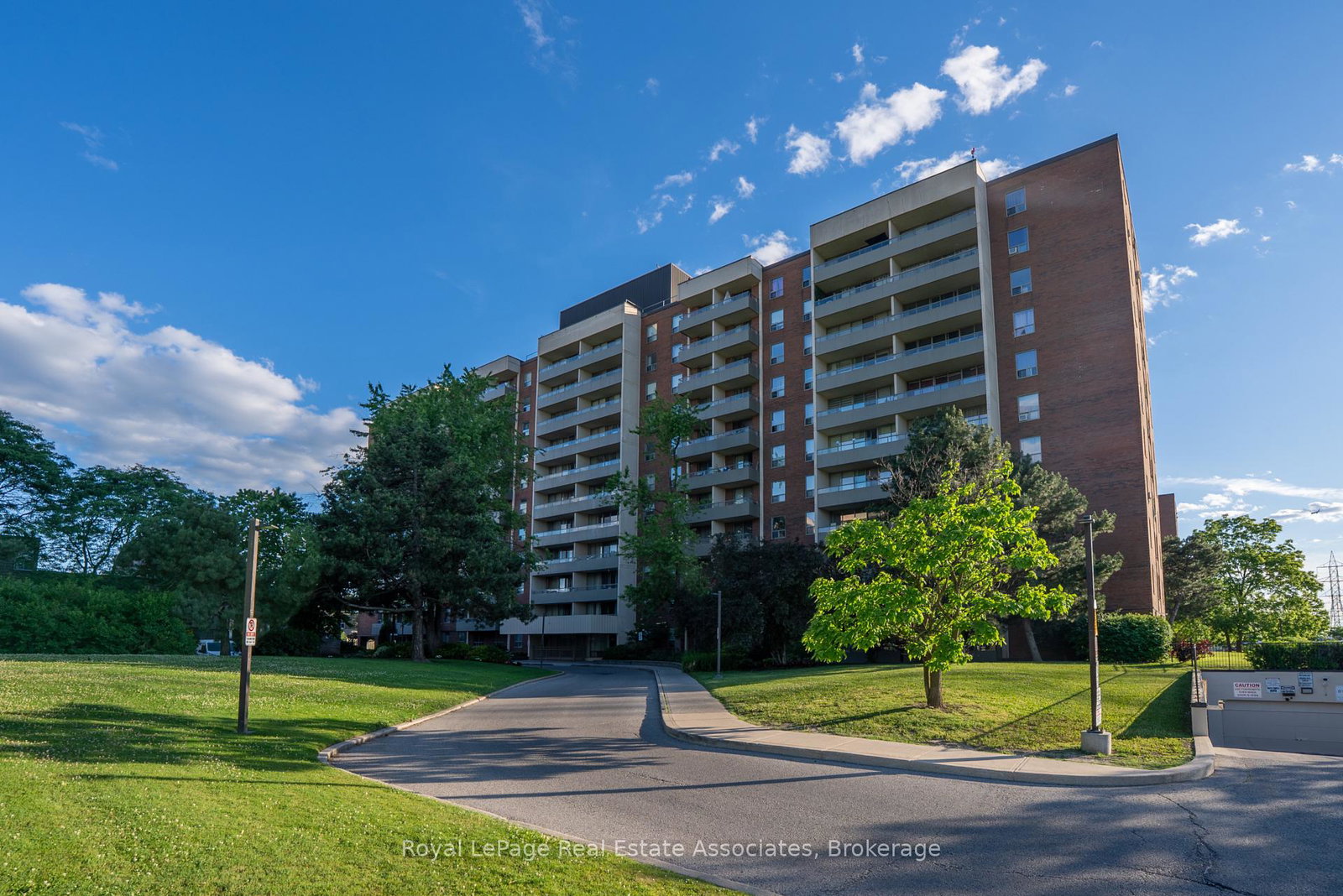 9-four-winds-drive-york-ontario-w13463632