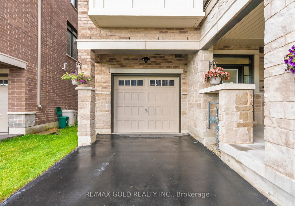 1250-restivo-lane-milton-ontario-w13463670