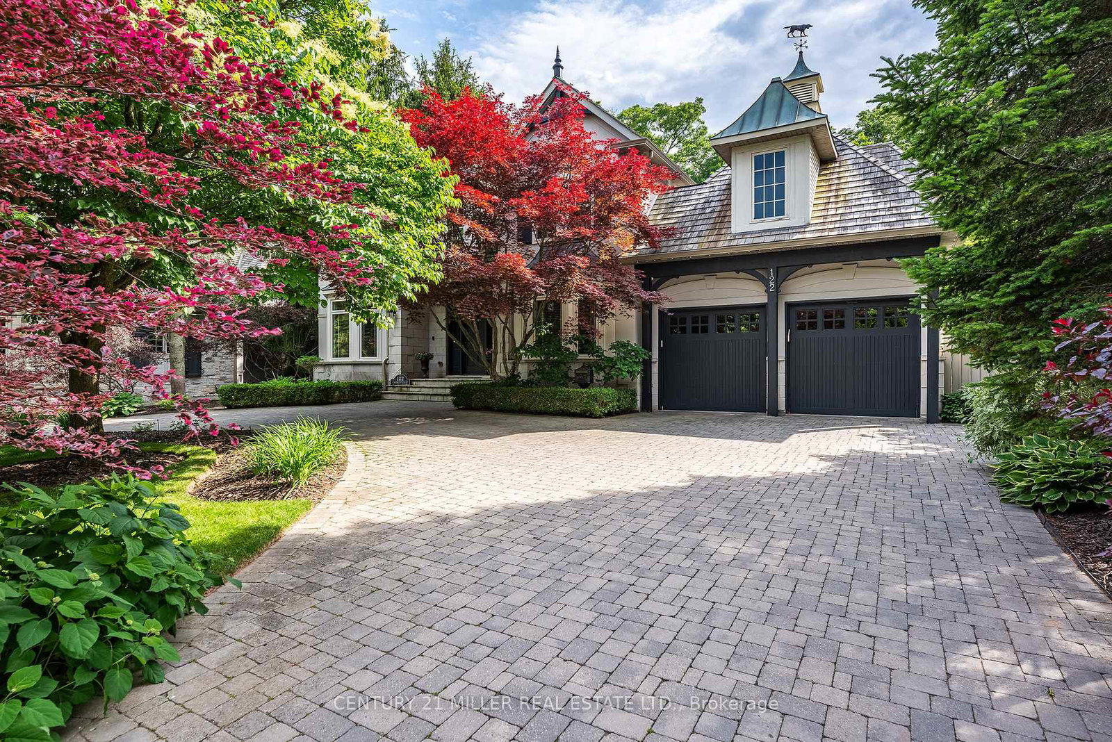 122-lisonally-court-oakville-ontario-w13463774