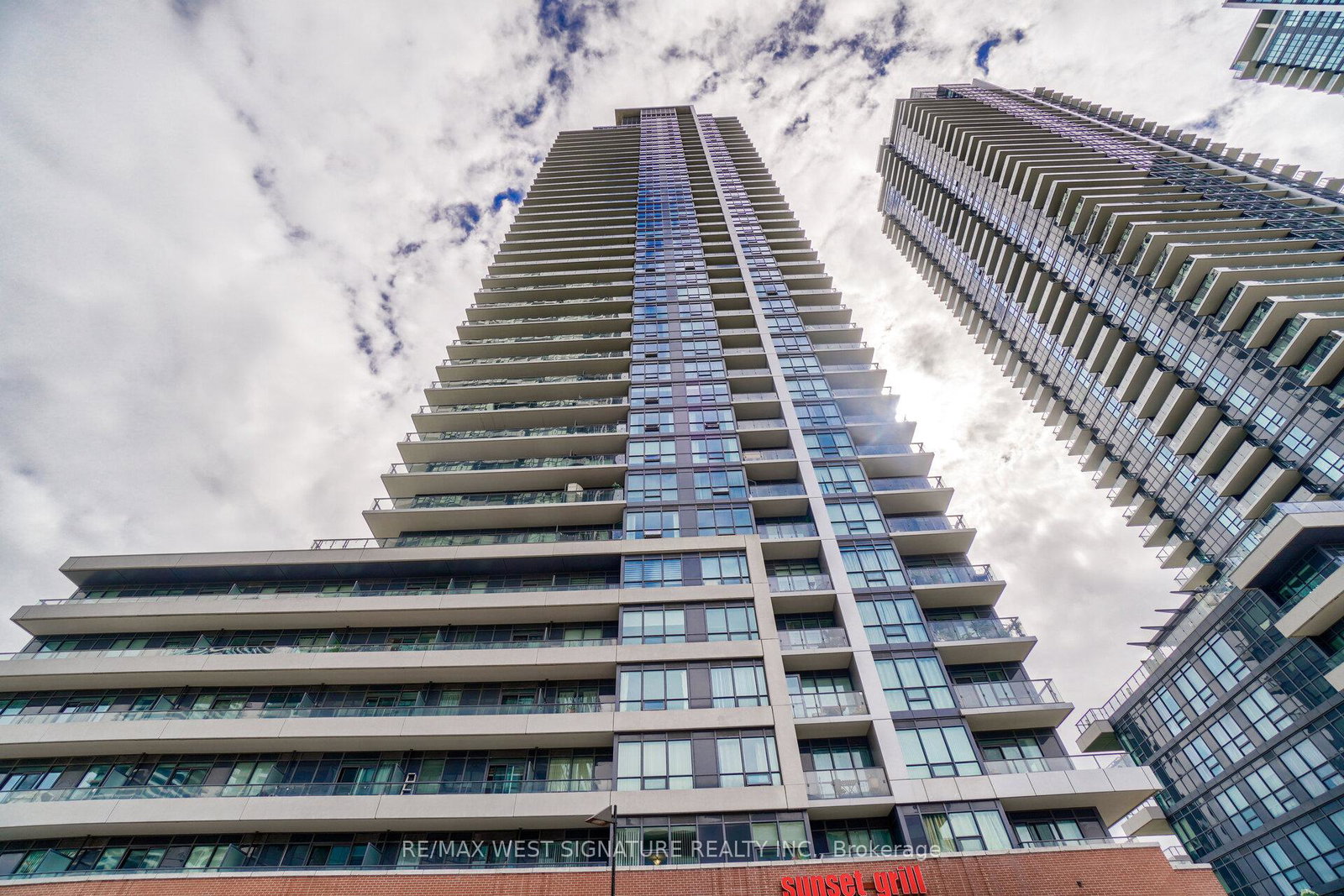 2212-lake-shore-boulevard-w-etobicoke-ontario-w13464000