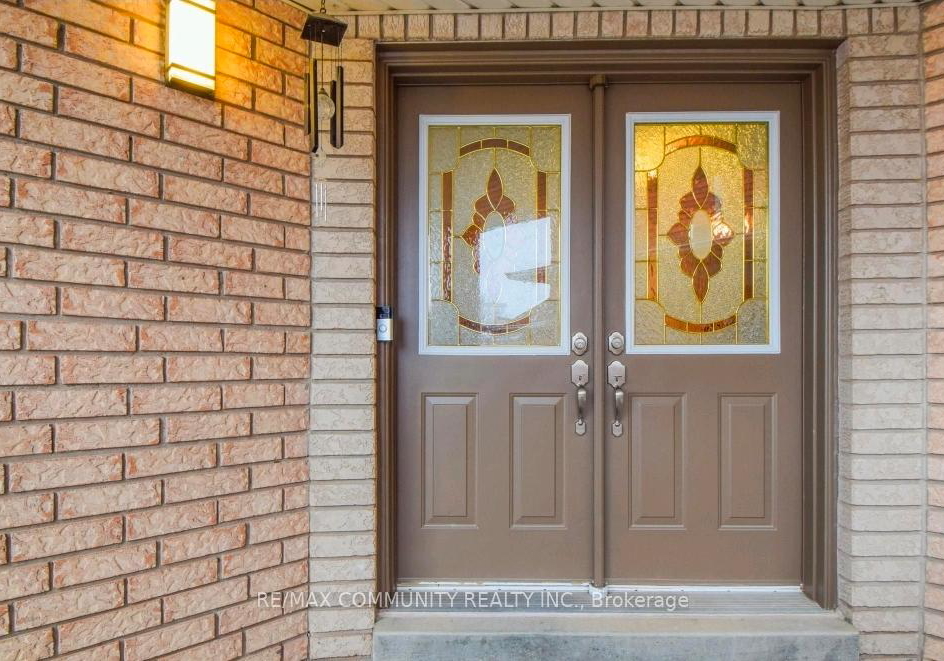 96-mosley-crescent-brampton-ontario-w13464026