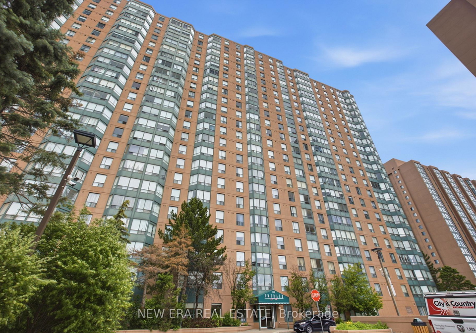 135-hillcrest-avenue-mississauga-ontario-w13464362