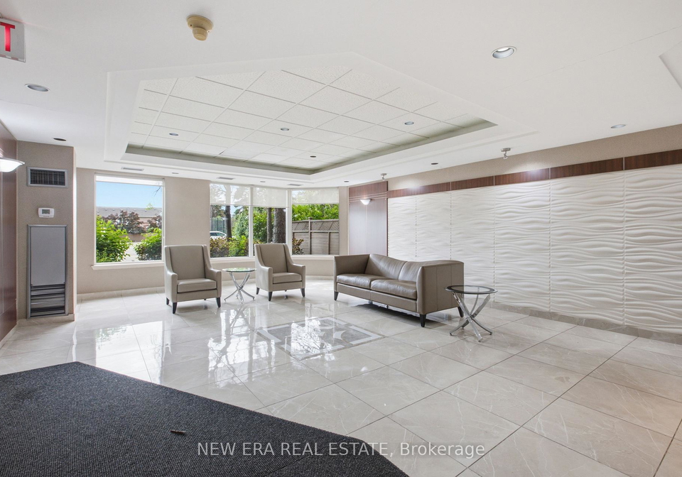 135-hillcrest-avenue-mississauga-ontario-w13464362