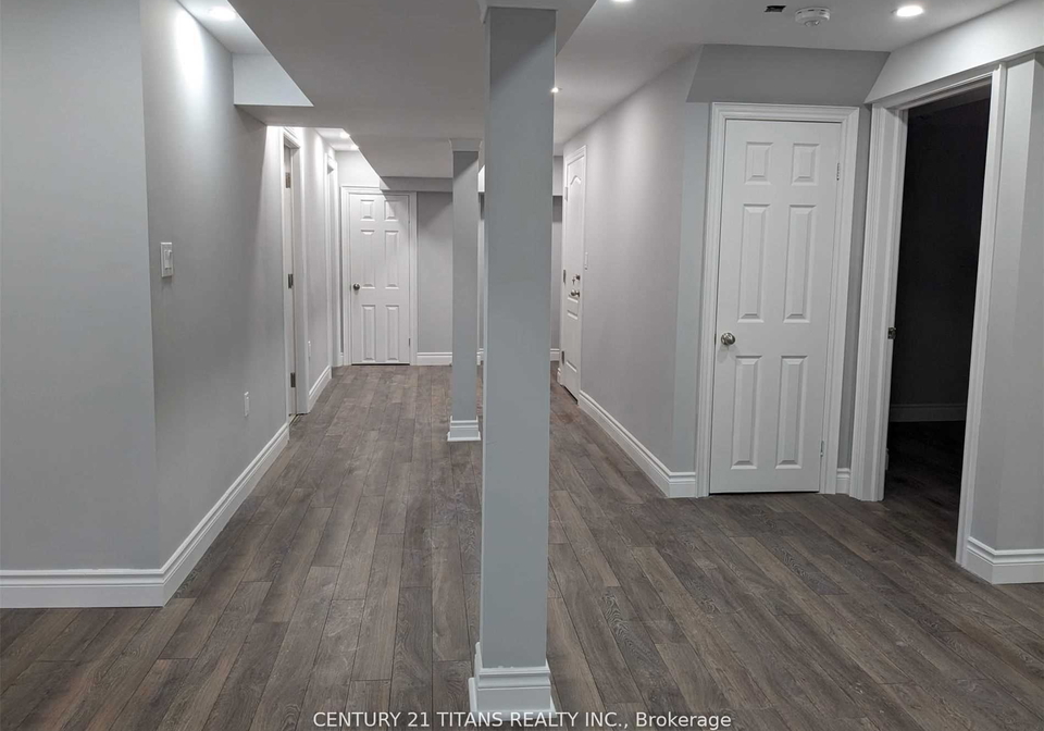 1561-astrella-crescent-mississauga-ontario-w13464396