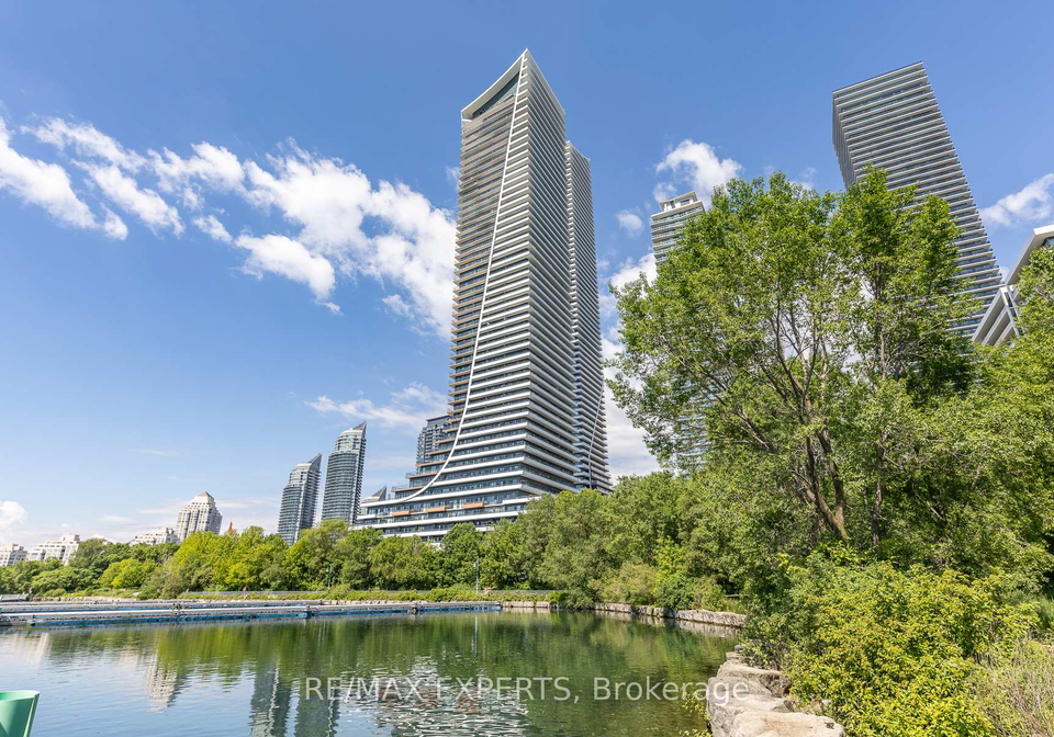 30-shore-breeze-drive-etobicoke-ontario-w13464452