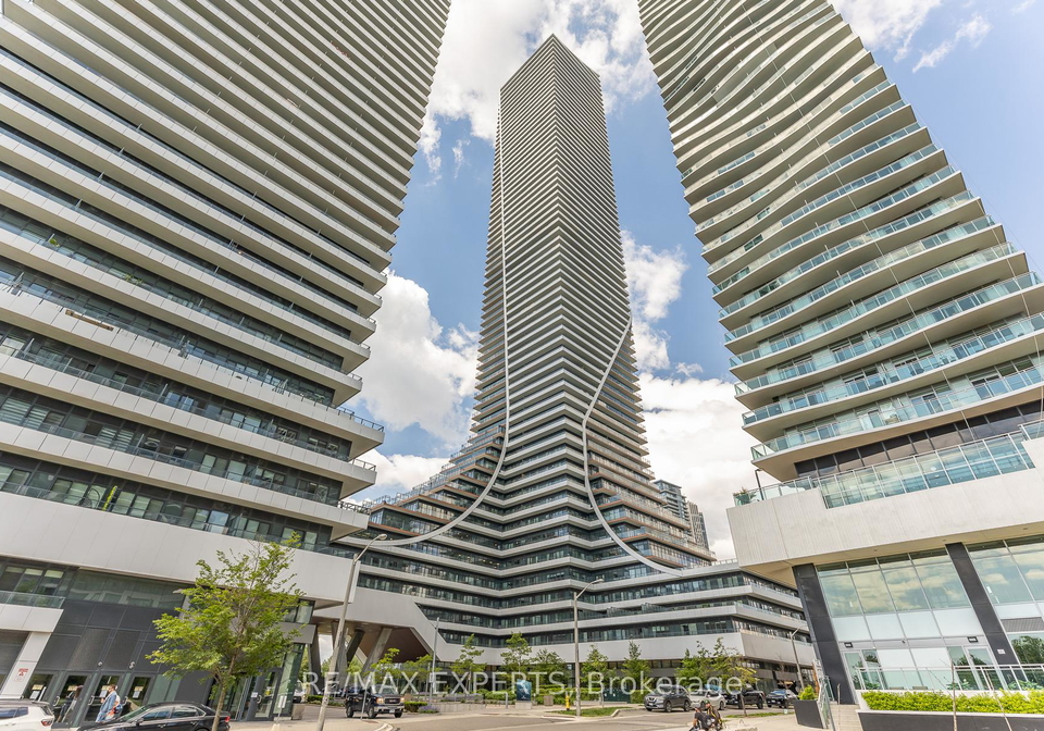 30-shore-breeze-drive-etobicoke-ontario-w13464452