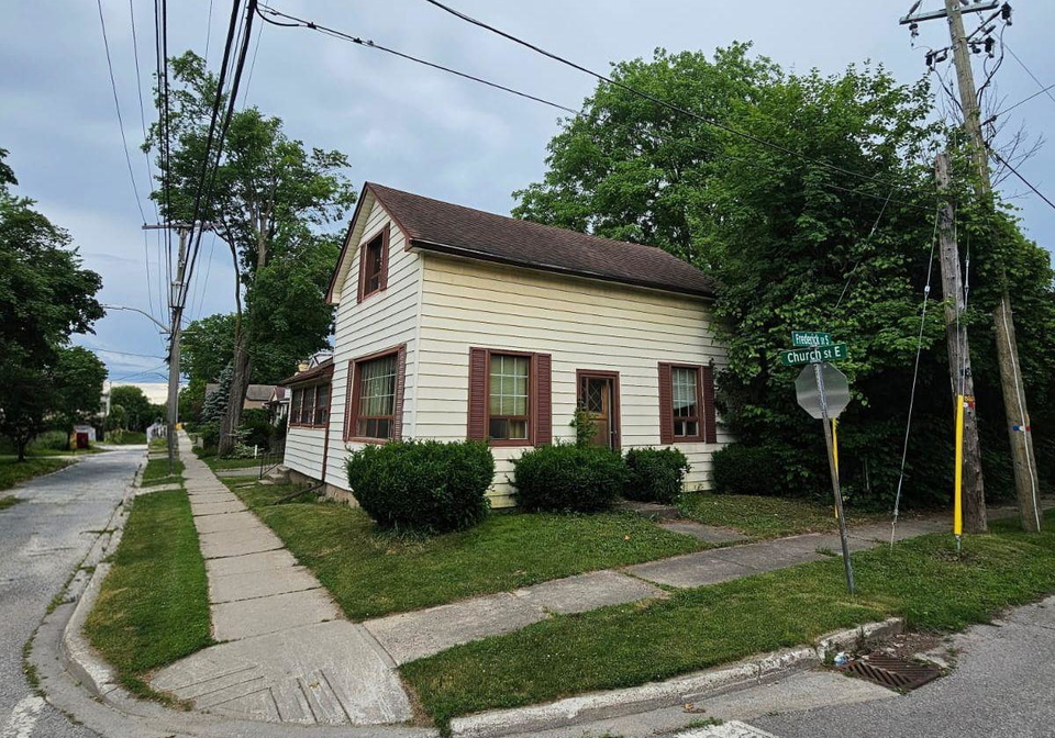99-church-street-e-halton-hills-ontario-w13464902
